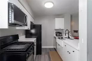 13984 Edgewater Dr, Norwalk, CA 90650 - Photo 9