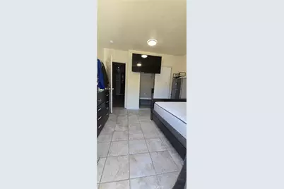 700 W 77th, Los Angeles, CA 90044 - Photo 11