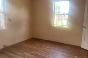 2114 N Bahama Ave, Los Angeles, CA 90059 - Photo 9