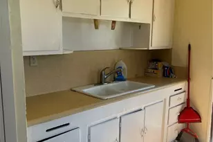 2114 N Bahama Ave, Los Angeles, CA 90059 - Photo 5