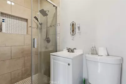 910 E 19th Street, Long Beach, CA 90806 - Photo 17