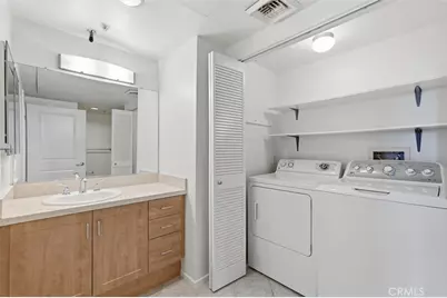 267 S San Pedro #315, Los Angeles, CA 90012 - Photo 9