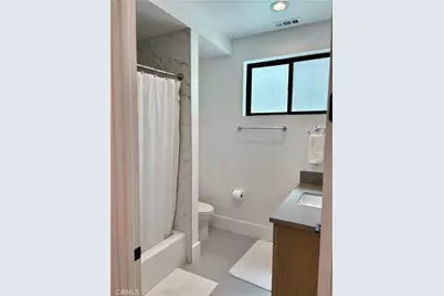 2621 Gates Avenue #B, Redondo Beach, CA 90278 - Photo 33