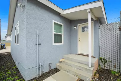 817 N Gulf Avenue, Wilmington, CA 90744 - Photo 3