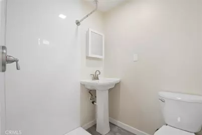 817 N Gulf Avenue, Wilmington, CA 90744 - Photo 21