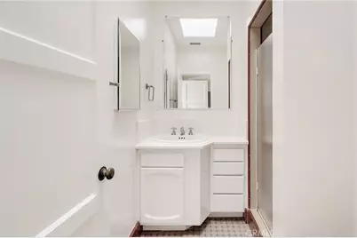 704 Elvira Avenue, Redondo Beach, CA 90277 - Photo 29