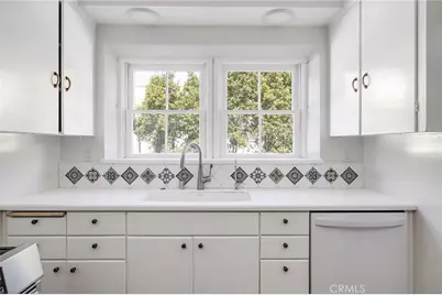 704 Elvira Avenue, Redondo Beach, CA 90277 - Photo 23