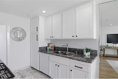 565 Esplanade #312, Redondo Beach, CA 90277 - Photo 9