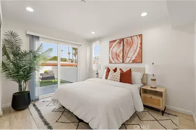 1409 N Hobart, Los Angeles, CA 90027 - Photo 21