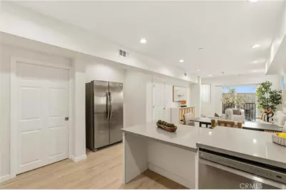 1409 N Hobart, Los Angeles, CA 90027 - Photo 9