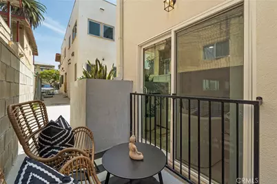 1409 N Hobart, Los Angeles, CA 90027 - Photo 29