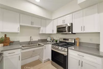 1409 N Hobart, Los Angeles, CA 90027 - Photo 5