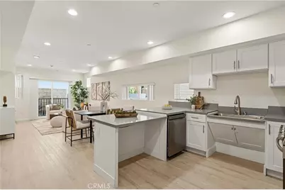 1409 N Hobart, Los Angeles, CA 90027 - Photo 3