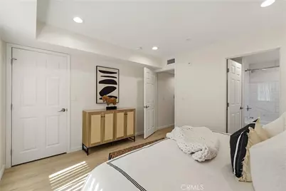 1409 N Hobart, Los Angeles, CA 90027 - Photo 17