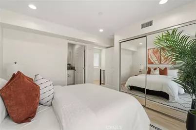 1409 N Hobart, Los Angeles, CA 90027 - Photo 25