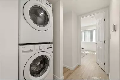 1409 N Hobart, Los Angeles, CA 90027 - Photo 23