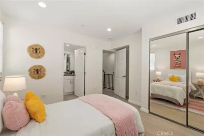 1409 N Hobart, Los Angeles, CA 90027 - Photo 21