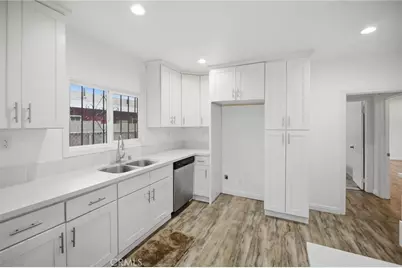 1345 W 51st Place, Los Angeles, CA 90037 - Photo 13