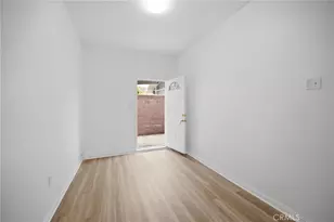 1345 W 51st Pl, Los Angeles, CA 90037 - Photo 39