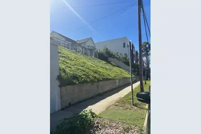 241 W 8th Street, San Pedro, CA 90732 - Photo 3