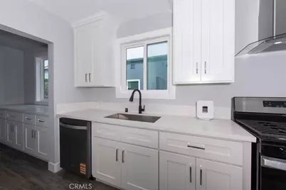 1919 W 82nd Street, Los Angeles, CA 90047 - Photo 35