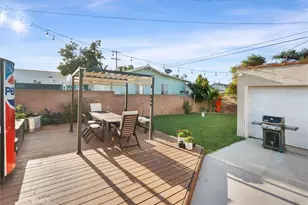 527 W 106th St, Los Angeles, CA 90044 - Photo 27