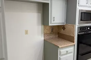 14040 Hopi Rd, Apple Valley, CA 92307 - Photo 5