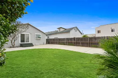 331 W 10th Street, San Pedro, CA 90731 - Photo 35