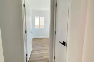 8045 Darby, Reseda, CA 91335 - Photo 7