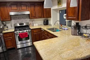 7708 Oakdale Ave, Winnetka, CA 91306 - Photo 17