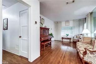 10441 W Zamora, Los Angeles, CA 90002 - Photo 3