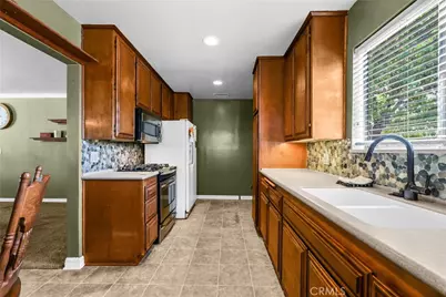 626 W Martinshire, Carson, CA 90745 - Photo 13