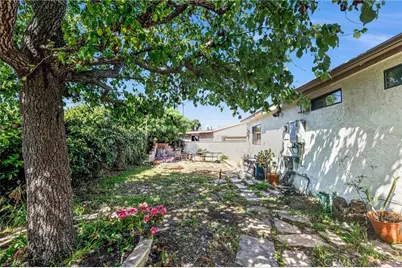 626 W Martinshire, Carson, CA 90745 - Photo 25