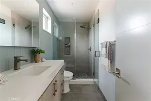 664 Rosecrans Ave, Manhattan Beach, CA 90266 - Photo 37