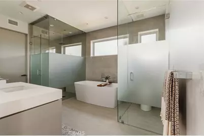 664 Rosecrans Avenue, Manhattan Beach, CA 90266 - Photo 25