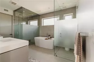 664 Rosecrans Ave, Manhattan Beach, CA 90266 - Photo 29