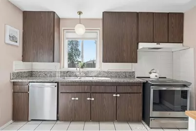 1513 W 211th Street, Torrance, CA 90501 - Photo 5