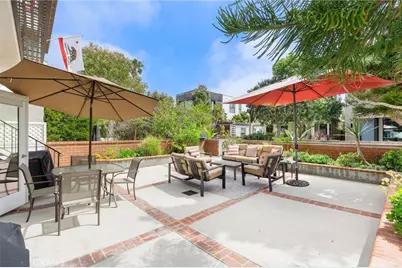 69 18th Street, Hermosa Beach, CA 90254 - Photo 17