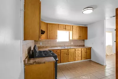 322 W 105th, Los Angeles, CA 90003 - Photo 11