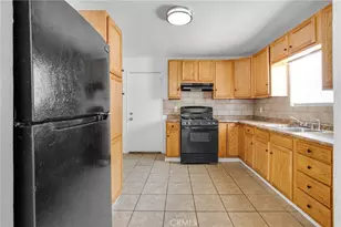 322 W 105th, Los Angeles, CA 90003 - Photo 9