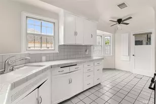 10233 S 3rd Ave, Inglewood, CA 90303 - Photo 9