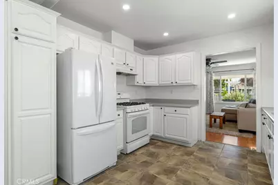 5039 W 132nd Street, Hawthorne, CA 90250 - Photo 11