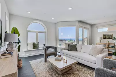 225 Rosecrans Place, Manhattan Beach, CA 90266 - Photo 1