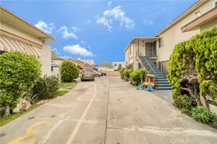 886 E 43rd Pl, Los Angeles, CA 90011 - Photo 5