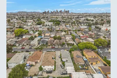 886 E 43rd Place, Los Angeles, CA 90011 - Photo 13