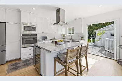 8410 Alverstone Avenue, Los Angeles, CA 90045 - Photo 3