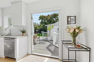8410 Alverstone Ave, Los Angeles, CA 90045 - Photo 11