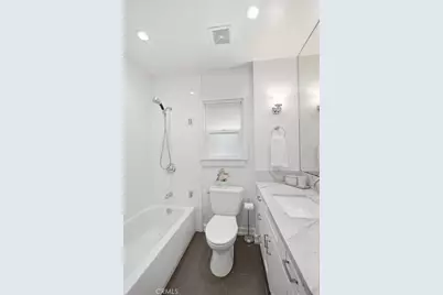 8410 Alverstone Avenue, Los Angeles, CA 90045 - Photo 23