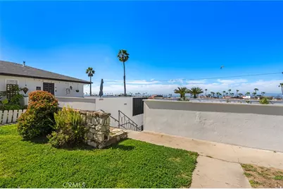 124 Palos Verdes Boulevard, Redondo Beach, CA 90277 - Photo 11