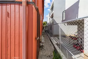 502 Westminster, Venice, CA 90291 - Photo 23